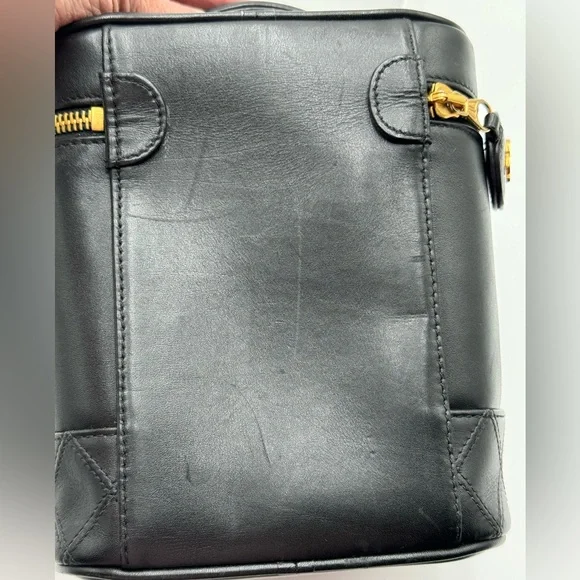 Chanel-Authentic-CC Logo bicolore Black Lambskin Leather Vanity Case - Picture 7 of 10